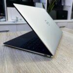 Dell XPS 13 9360 13.3 Touchscreen  Laptop 7th gen intel core i5-7200u 8GB 256SSD