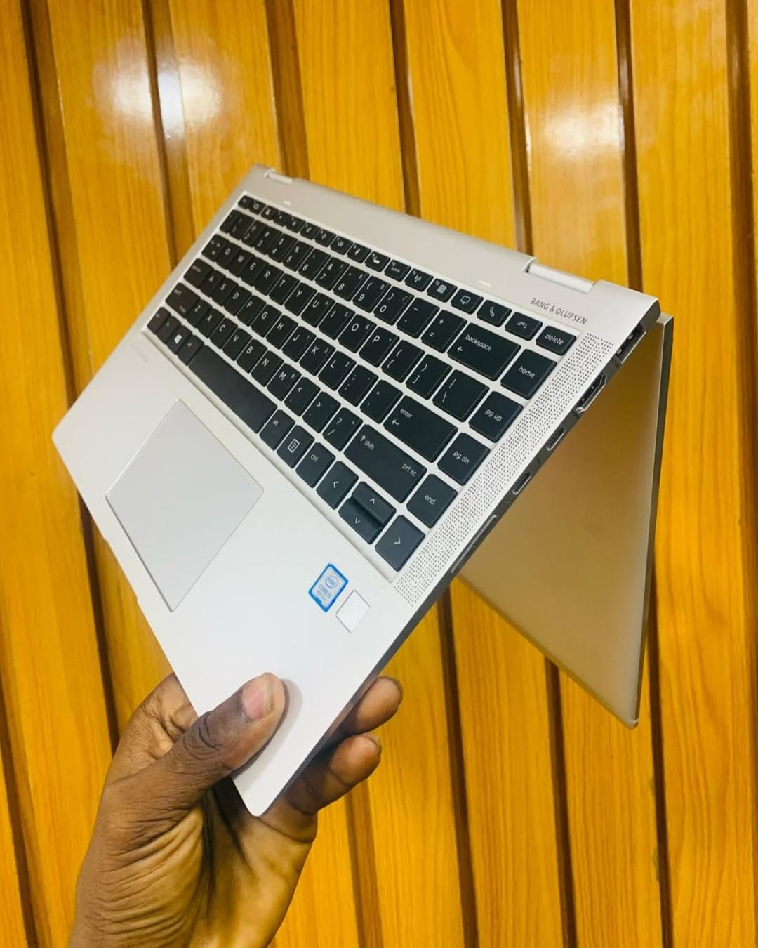 2bb81e12-b4dd-4b6f-871a-f2a195dceac6 HP EliteBook 1040 G6 X360 Core I5 8TH Gen 16GB 512 SSD Touch screen - Image 1