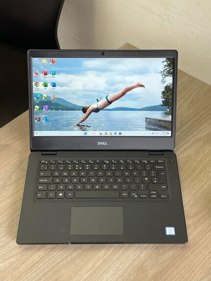 Dell Latitude 3400 Intel Core i5 8GB of RAM 256GB SSD 13.3″ Full HD IPS Touchscreen Windows 10 Pro