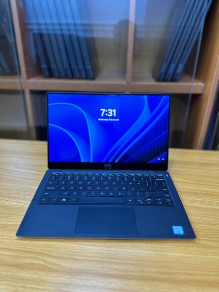 Dell XPS 9370 Intel Core i7 8th Gen 16GB RAM 1TB SSD 13.3″ Full HD Touchscreen Windows 11 Pro